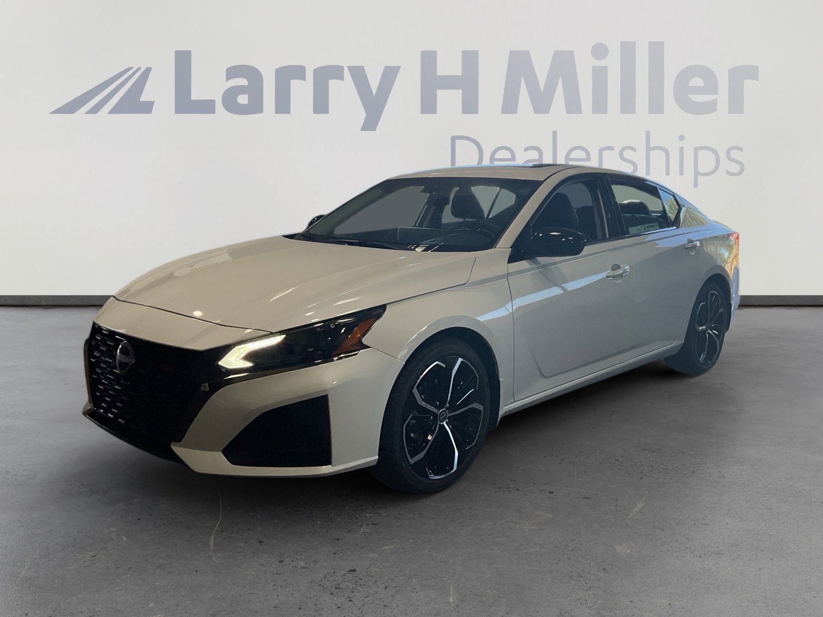 New 2025 Nissan Altima 2.5 SR w/ SR Premium Package