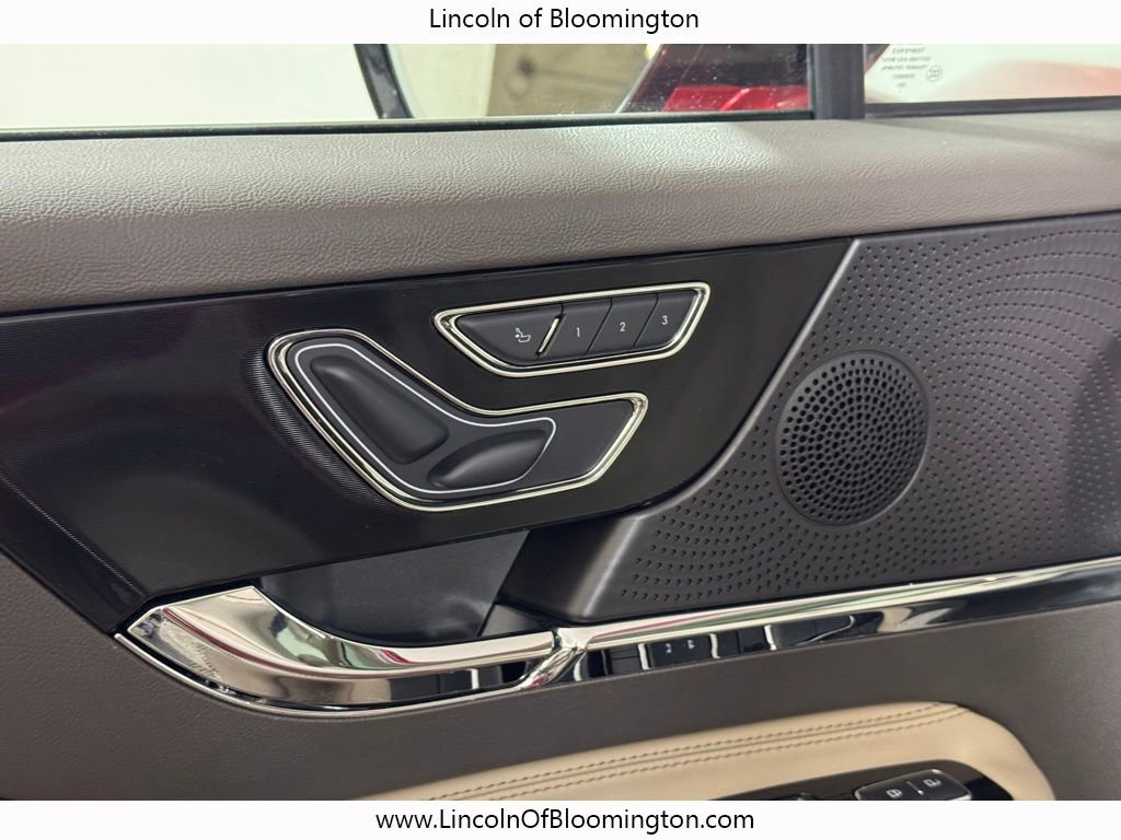 Used 2024 Lincoln Corsair AWD w/ Equipment Group 101A image 18