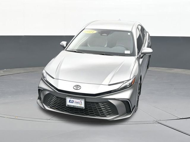 Used 2025 Toyota Camry SE w/ Convenience Package image 65