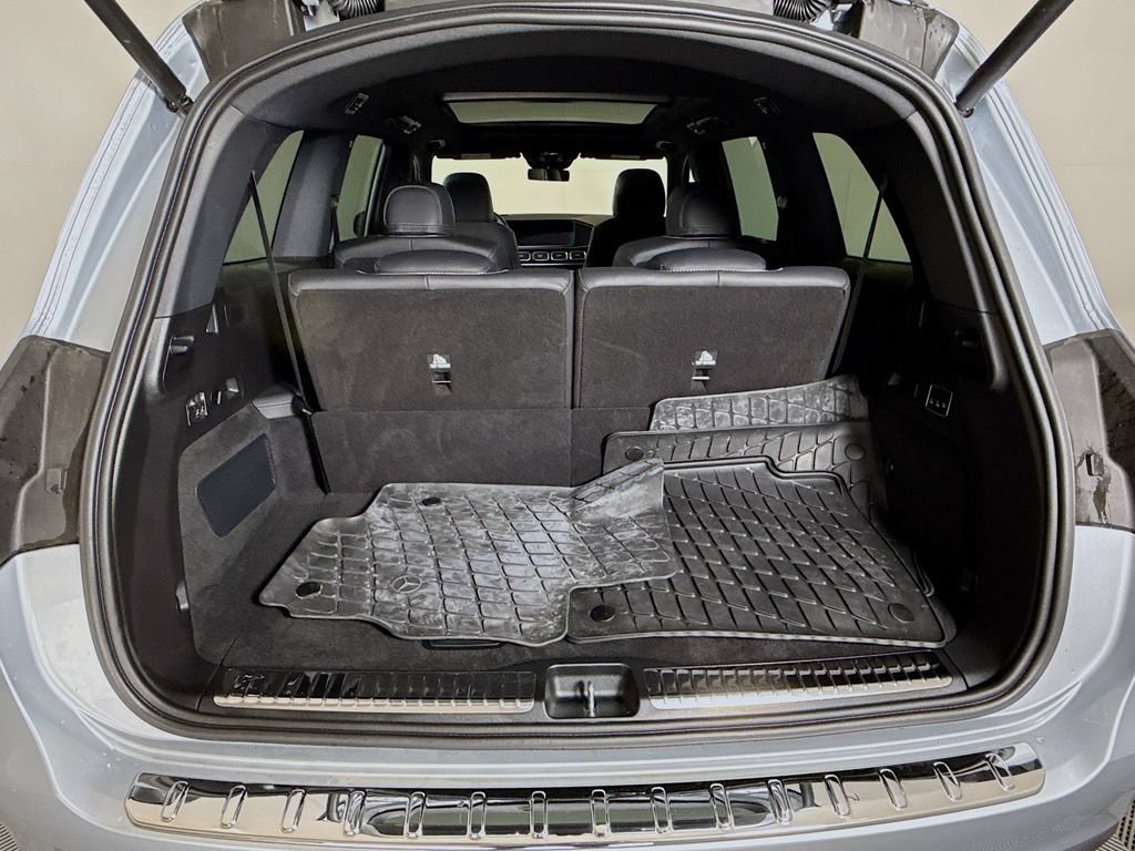 Used 2025 Mercedes-Benz GLS 580 4MATIC image 28