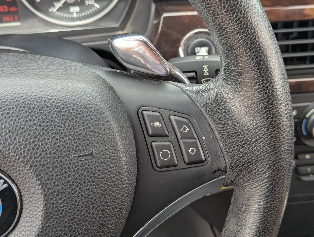 Used 2010 BMW 335i Coupe image 23