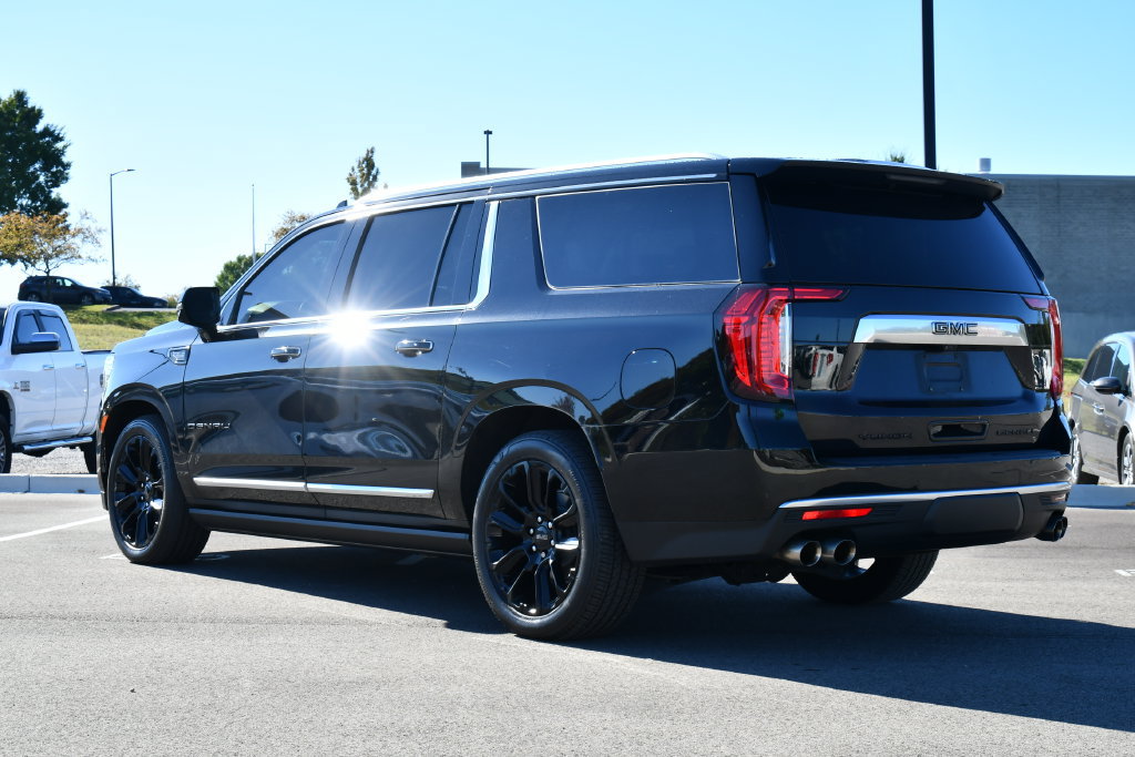 Used 2021 GMC Yukon XL Denali w/ Denali Ultimate Package AWD/4WD image 8