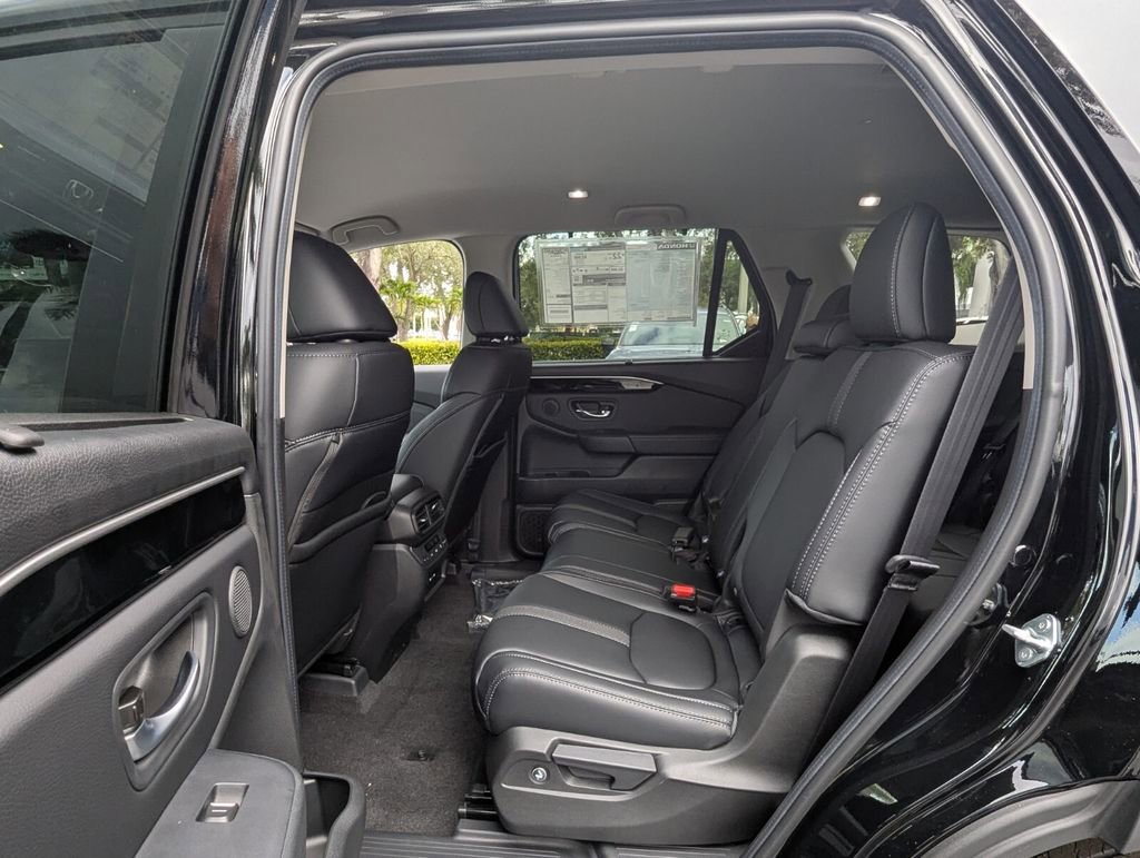 New 2025 Honda Pilot Black Edition image 13