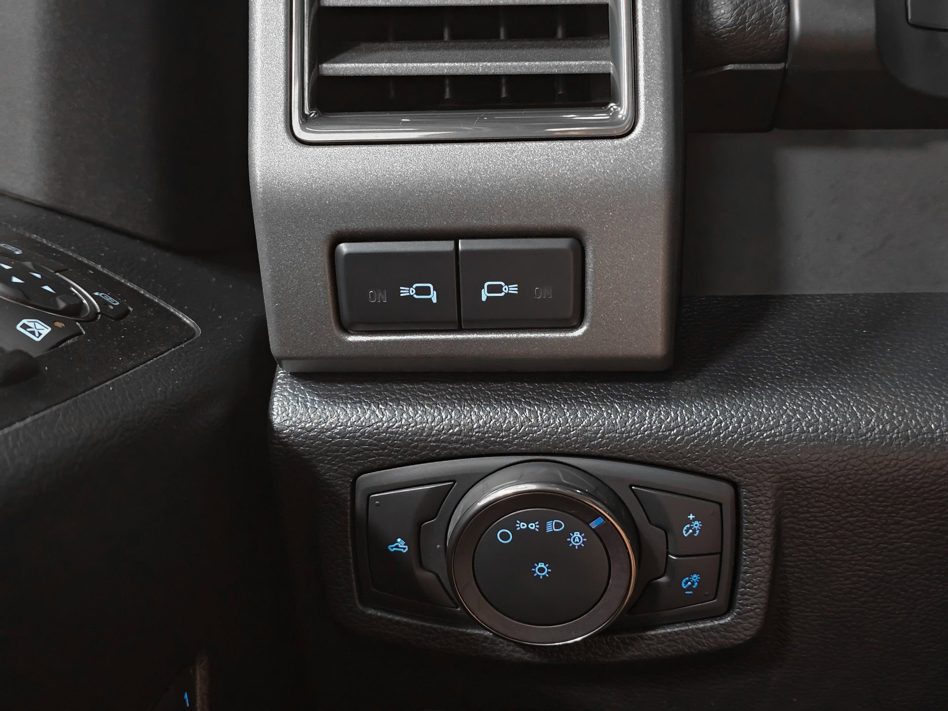 Used 2020 Ford F150 Raptor w/ Equipment Group 802A Luxury image 44