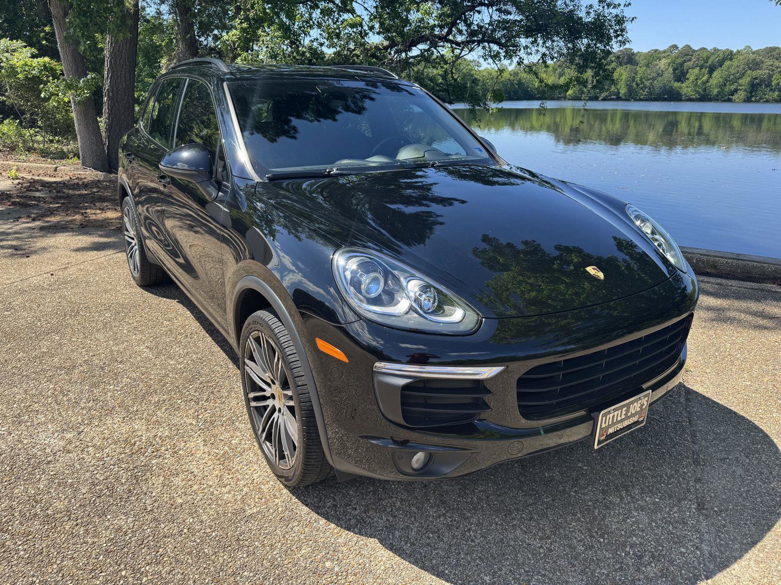 Used 2016 Porsche Cayenne AWD/4WD image 2