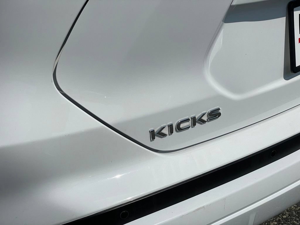Certified 2021 Nissan Kicks SR w/ SR Premium Package FWD image 37