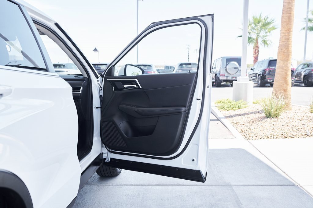 Used 2024 Mitsubishi Outlander SE image 11