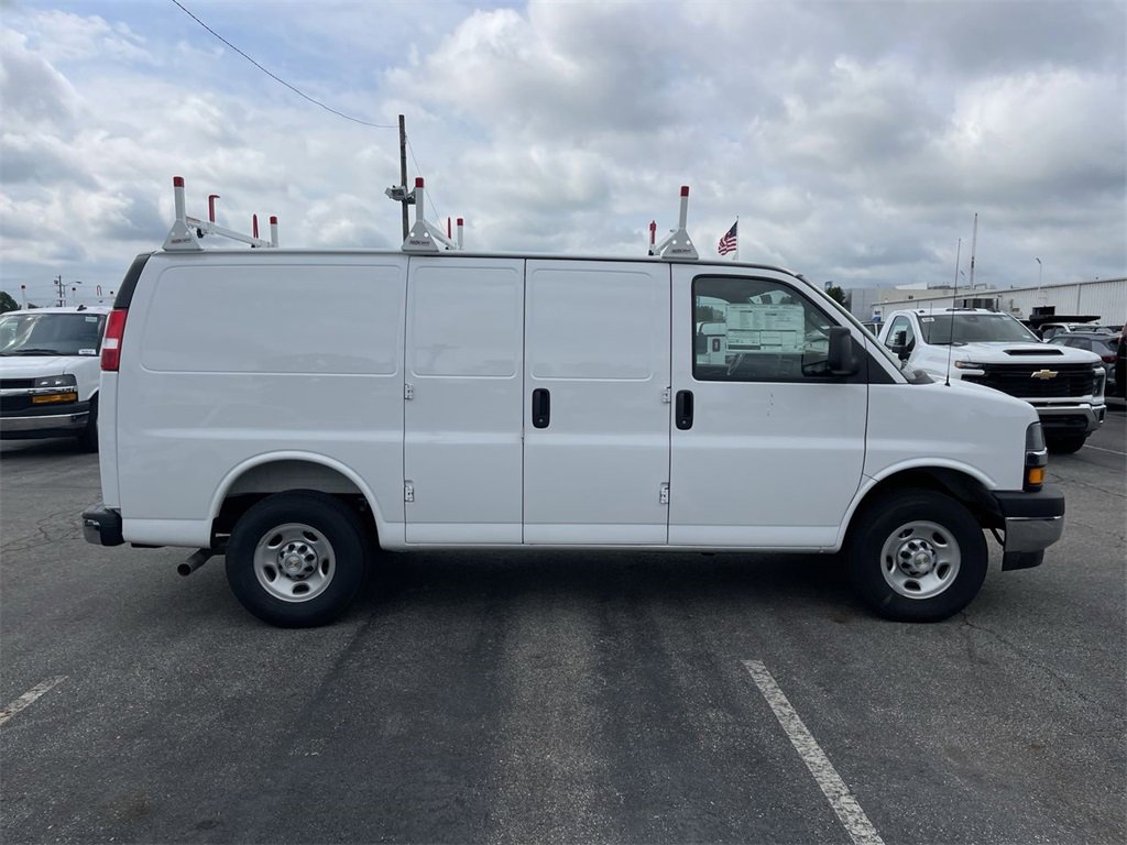 New 2025 Chevrolet Express 2500 w/ Driver Convenience Package image 5