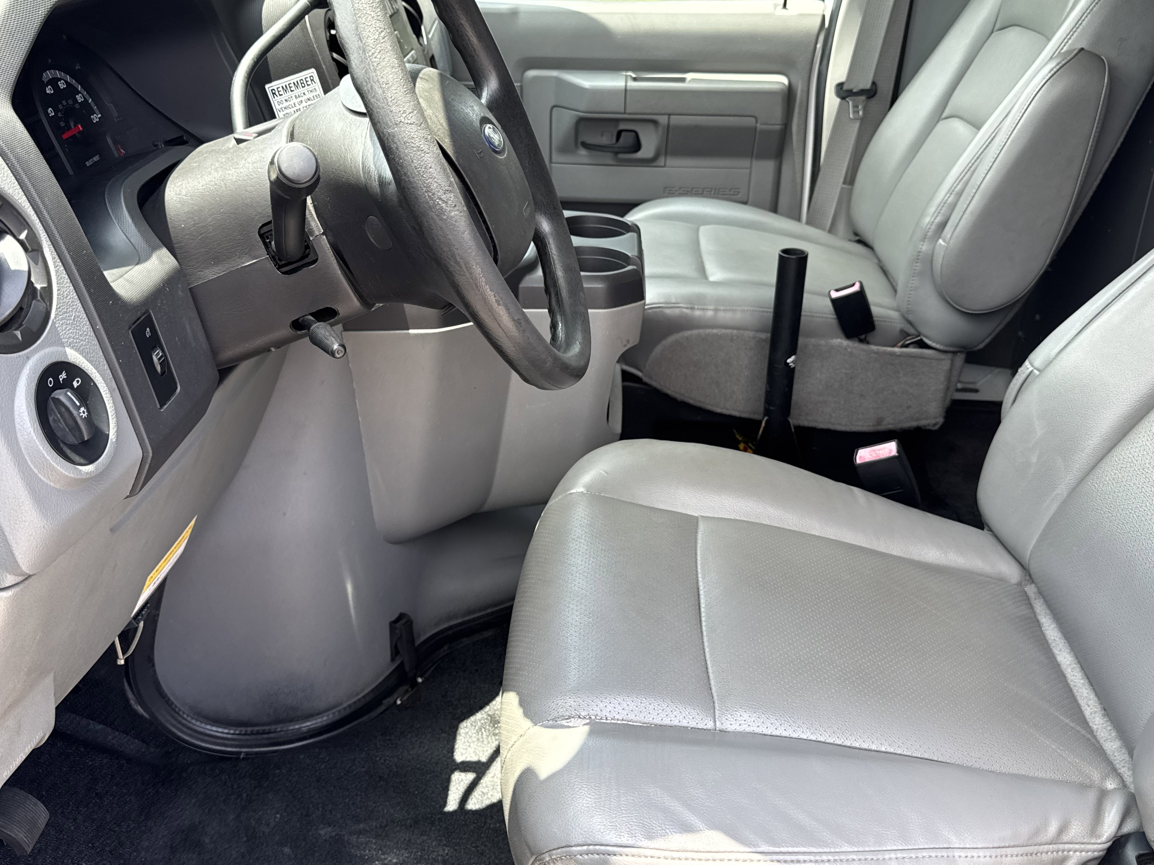 Used 2010 Ford E-250 and Econoline 250 image 10