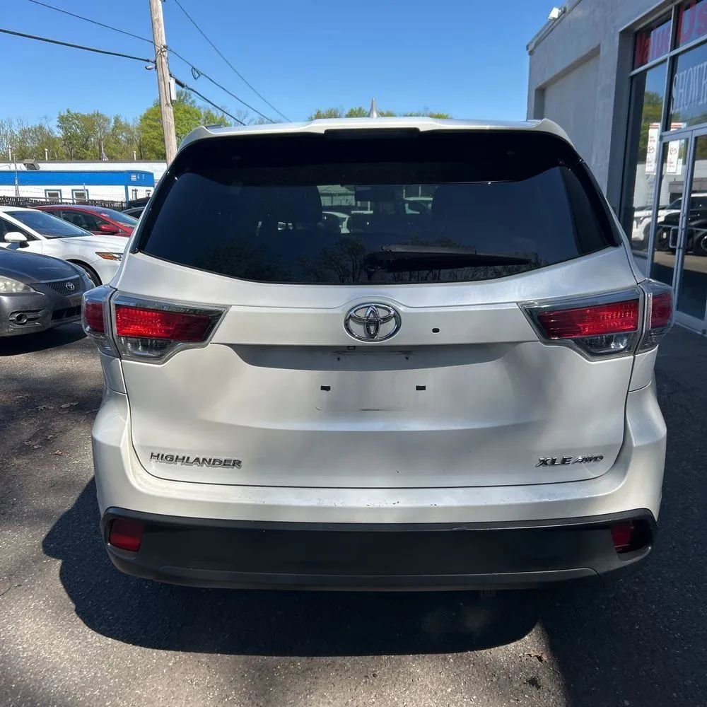 Used 2016 Toyota Highlander XLE AWD/4WD image 7