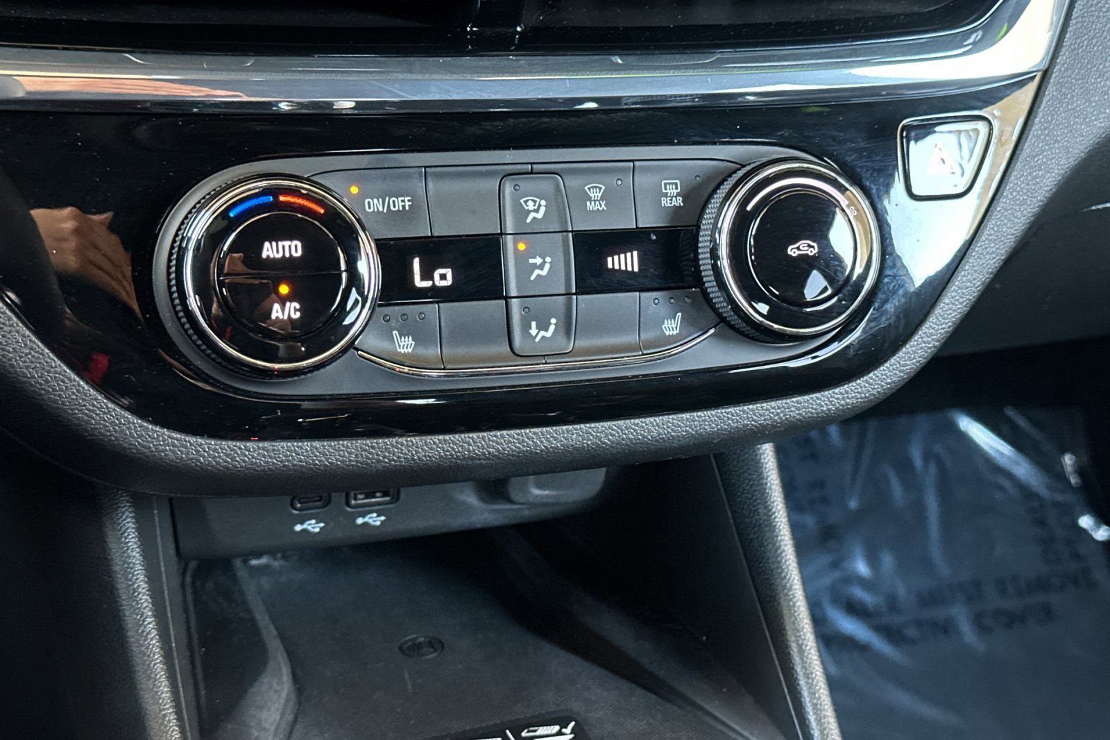 Certified 2025 Buick Envista Sport Touring w/ Convenience I Package image 21