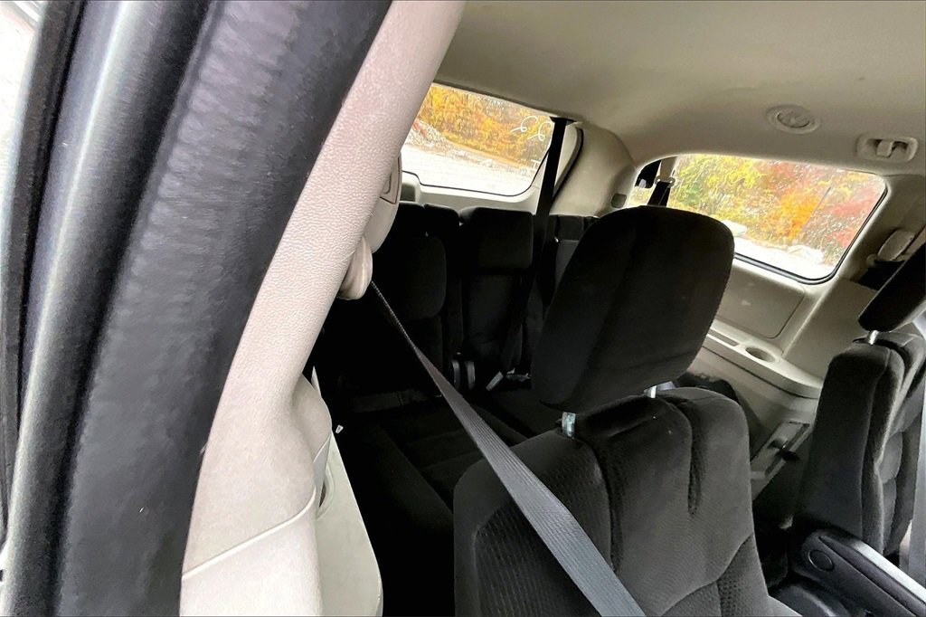 Used 2019 Dodge Grand Caravan SE image 26