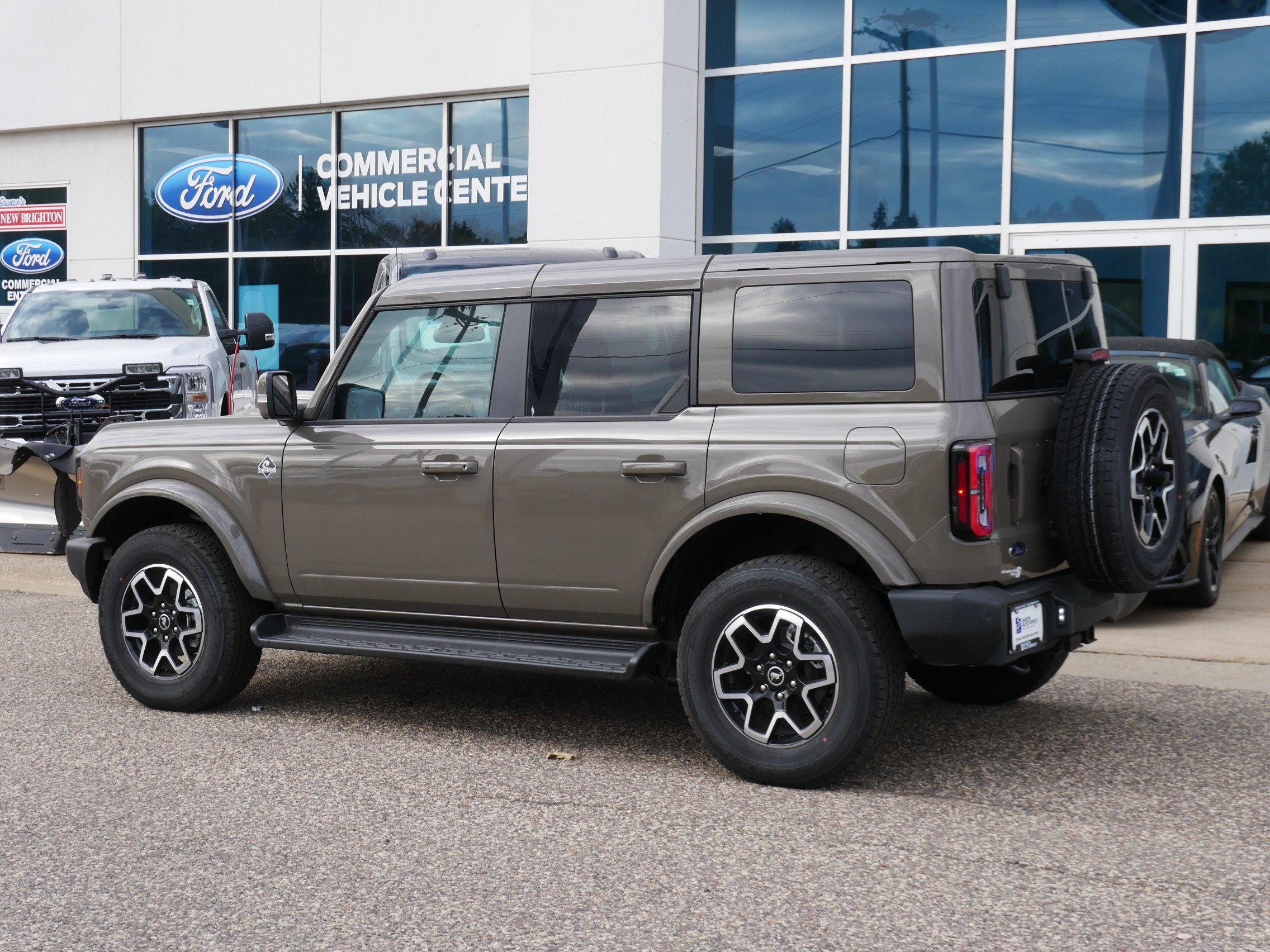 Used 2025 Ford Bronco Outer Banks AWD/4WD image 27
