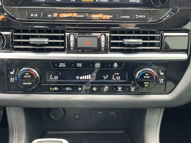 Used 2025 Nissan Pathfinder Platinum image 13