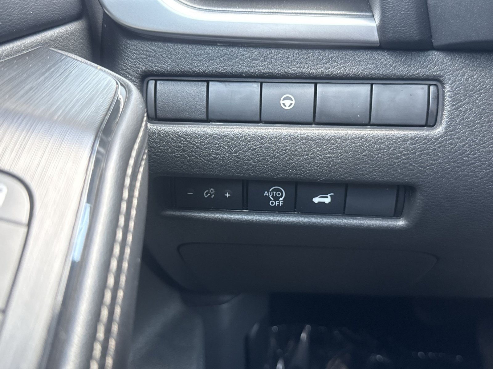 Used 2025 Nissan Rogue SV AWD/4WD image 22