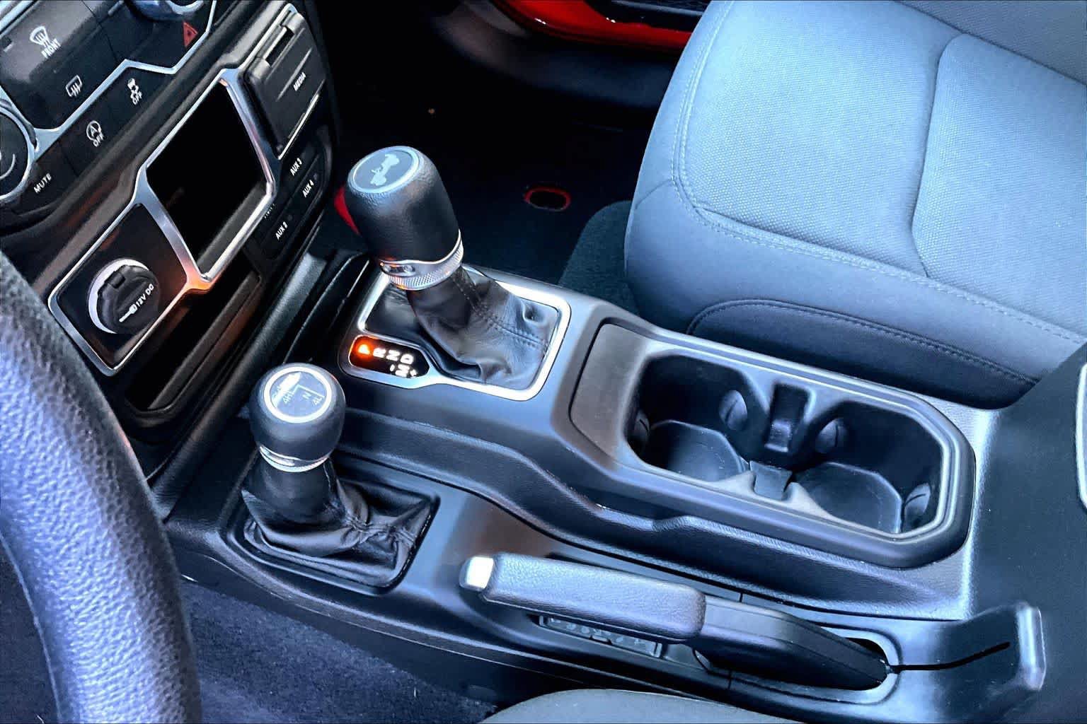 Used 2022 Jeep Wrangler Unlimited Sport AWD/4WD image 17