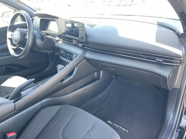 Used 2025 Hyundai Elantra Sport FWD image 27