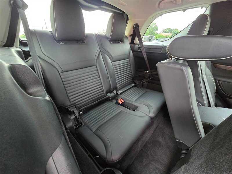 Used 2020 Land Rover Discovery HSE AWD/4WD image 19