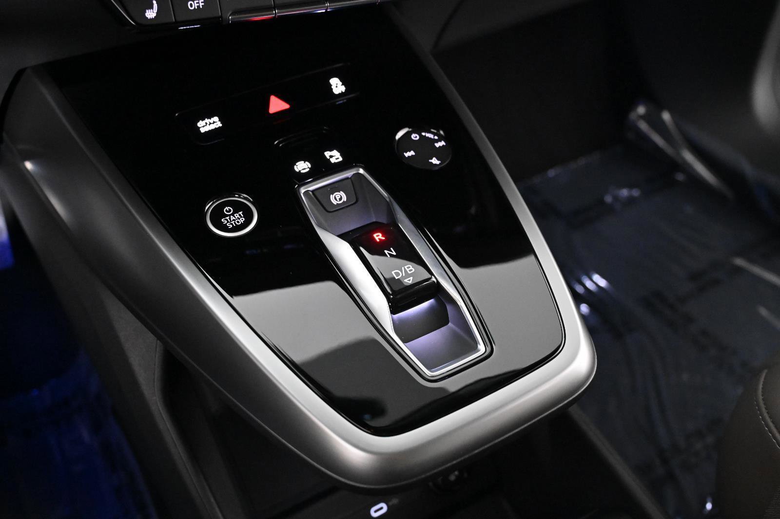 Used 2025 Audi Q4 e-tron Premium Plus w/ Premium Plus image 16