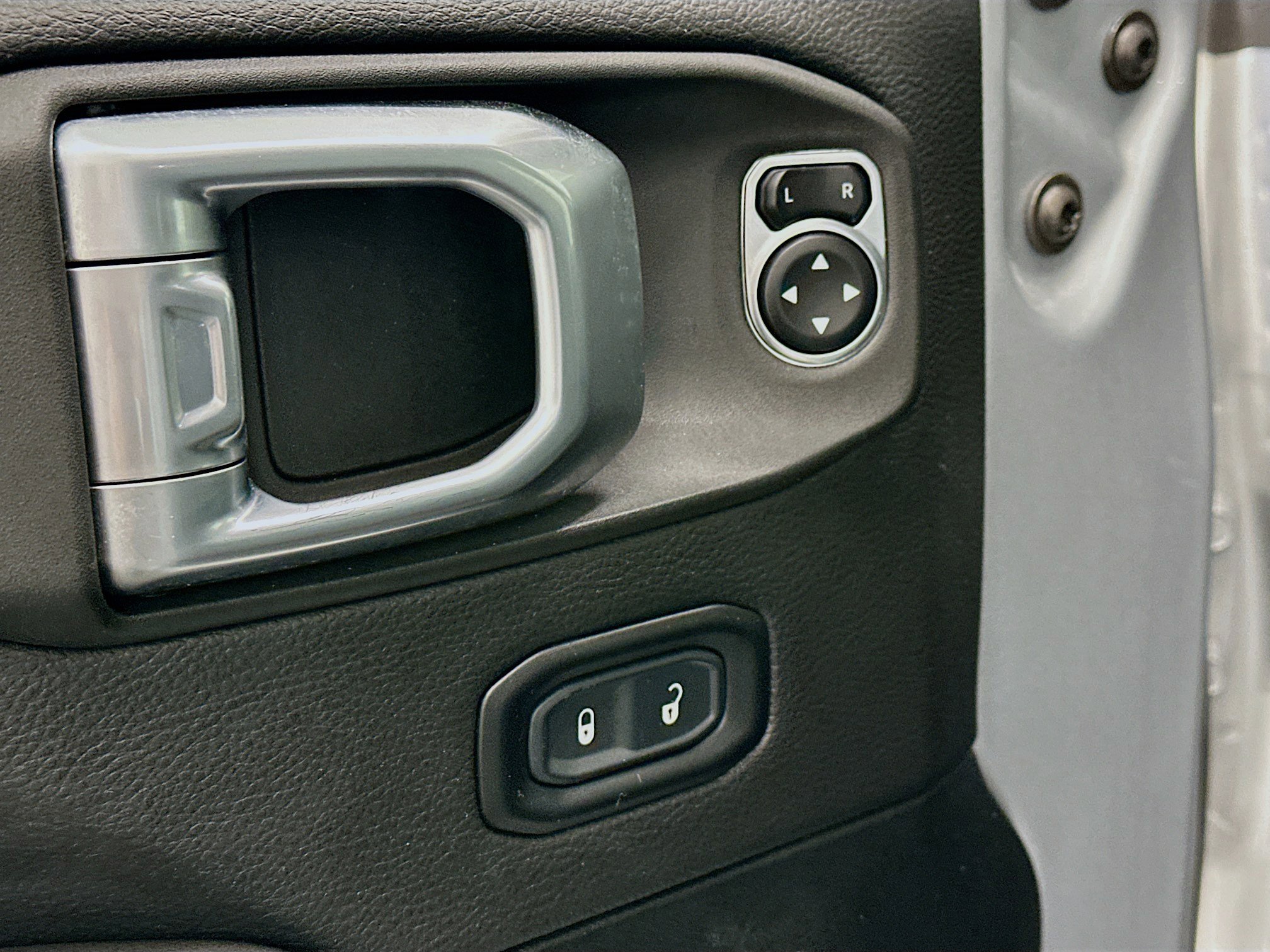 Used 2023 Jeep Wrangler Sahara w/ Cold Weather Group image 15