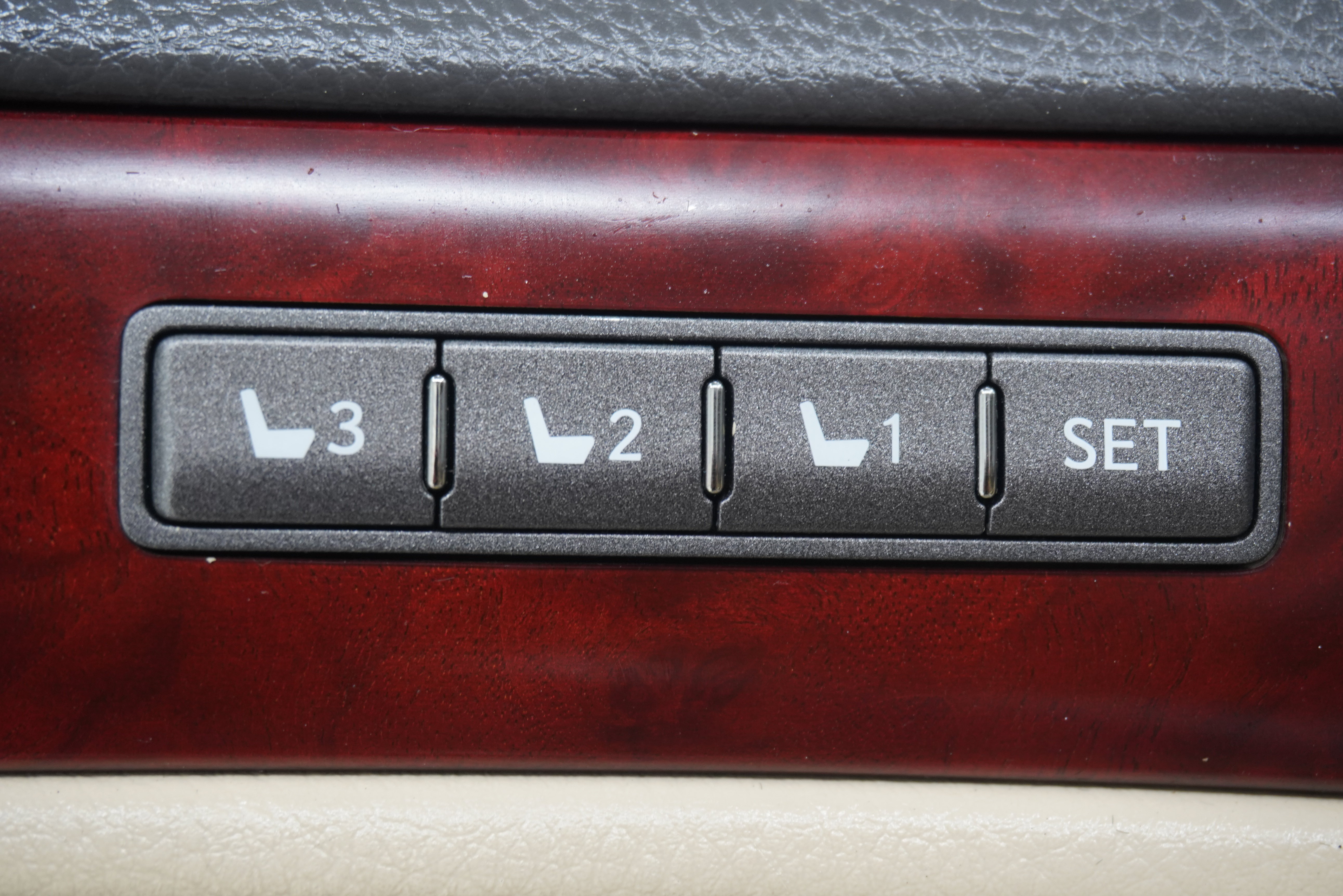 Used 2012 Lexus LS 460 w/ Luxury Value Edition RWD image 16