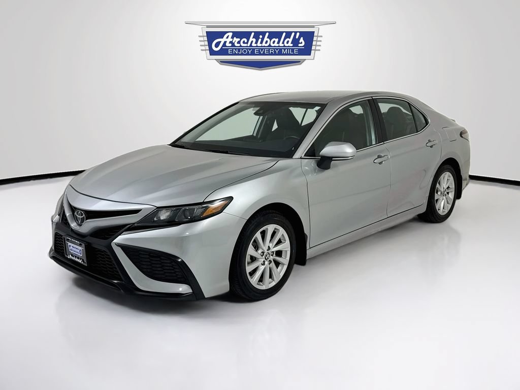Used 2024 Toyota Camry SE FWD image 3