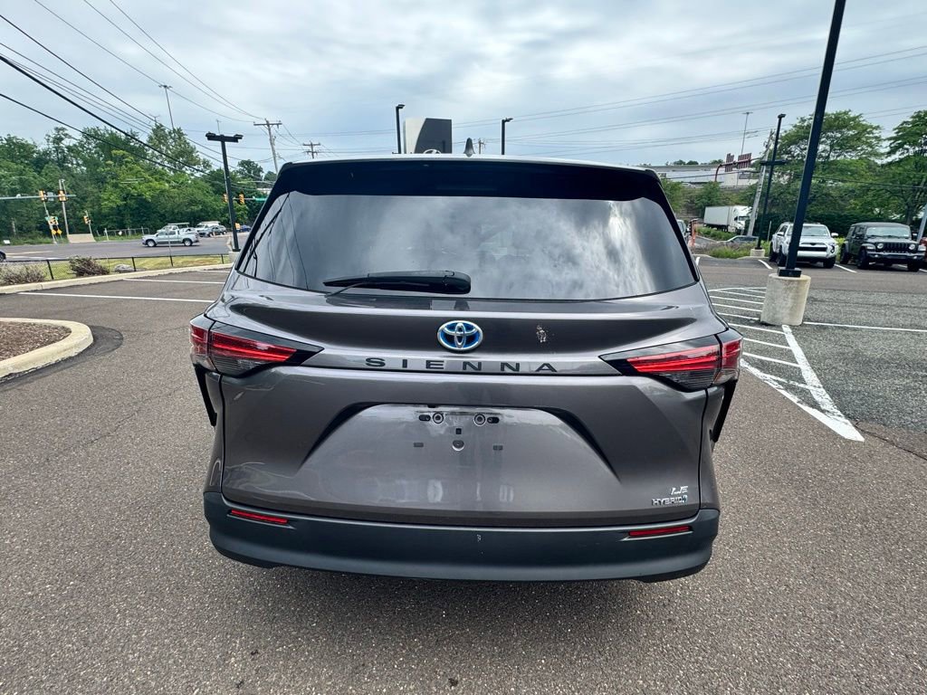 Used 2022 Toyota Sienna LE FWD image 5