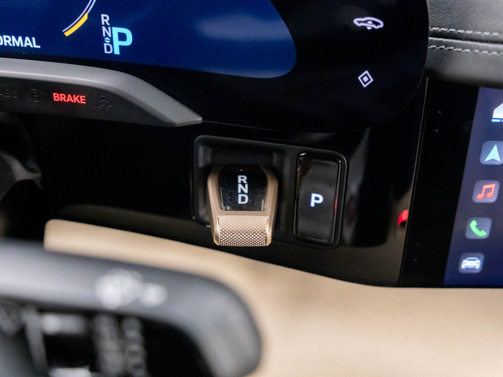 Certified 2020 Porsche Taycan Turbo S w/ Premium Package AWD/4WD image 24