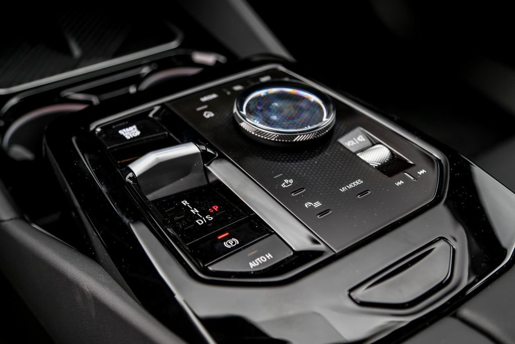 New 2026 BMW 530i xDrive w/ Premium Package image 15