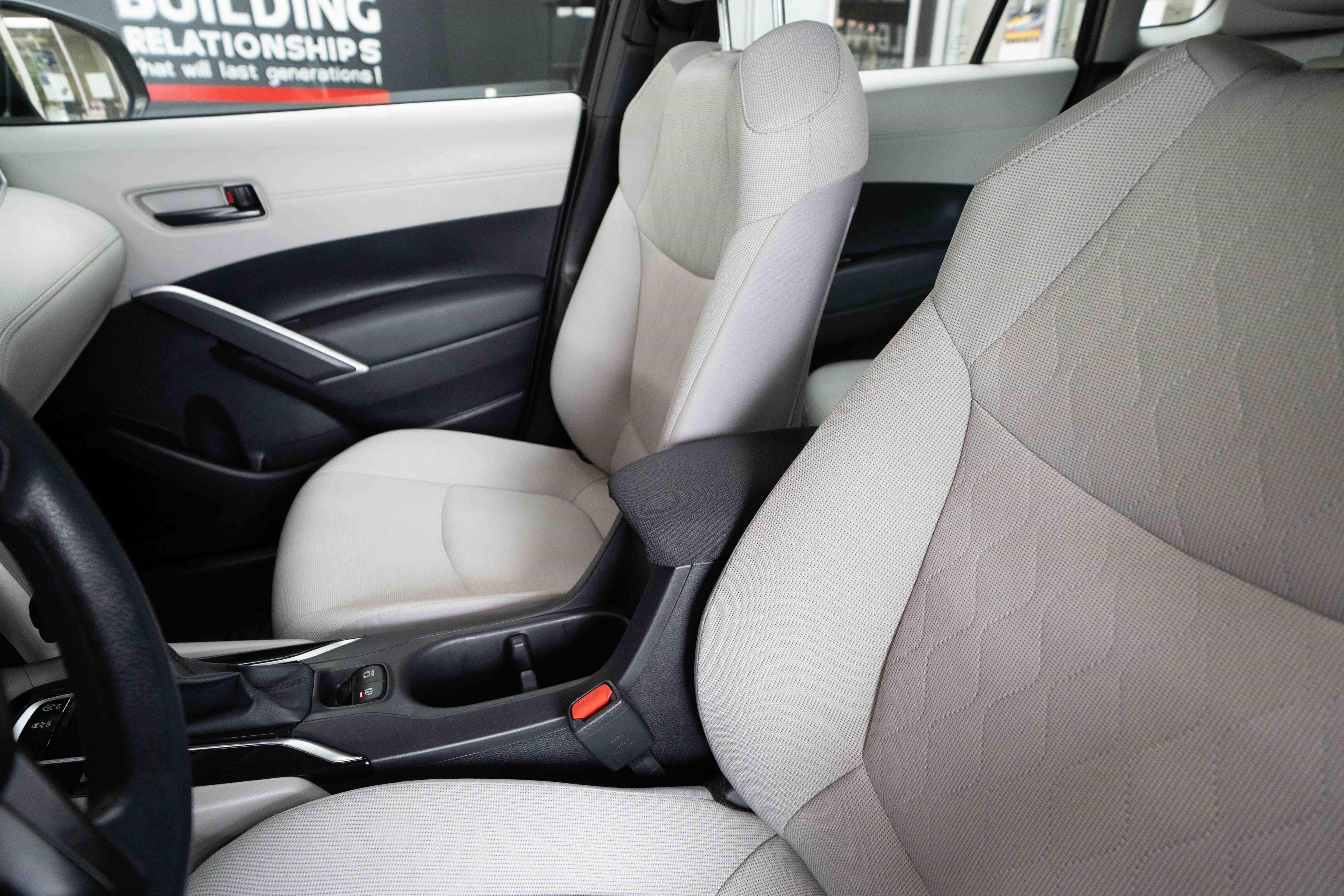 Used 2025 Toyota Corolla Cross L AWD/4WD image 10