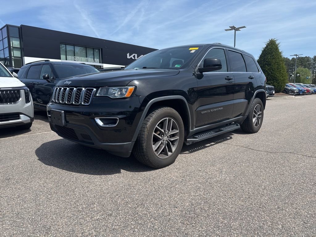 Used 2018 Jeep Grand Cherokee Laredo AWD/4WD image 1