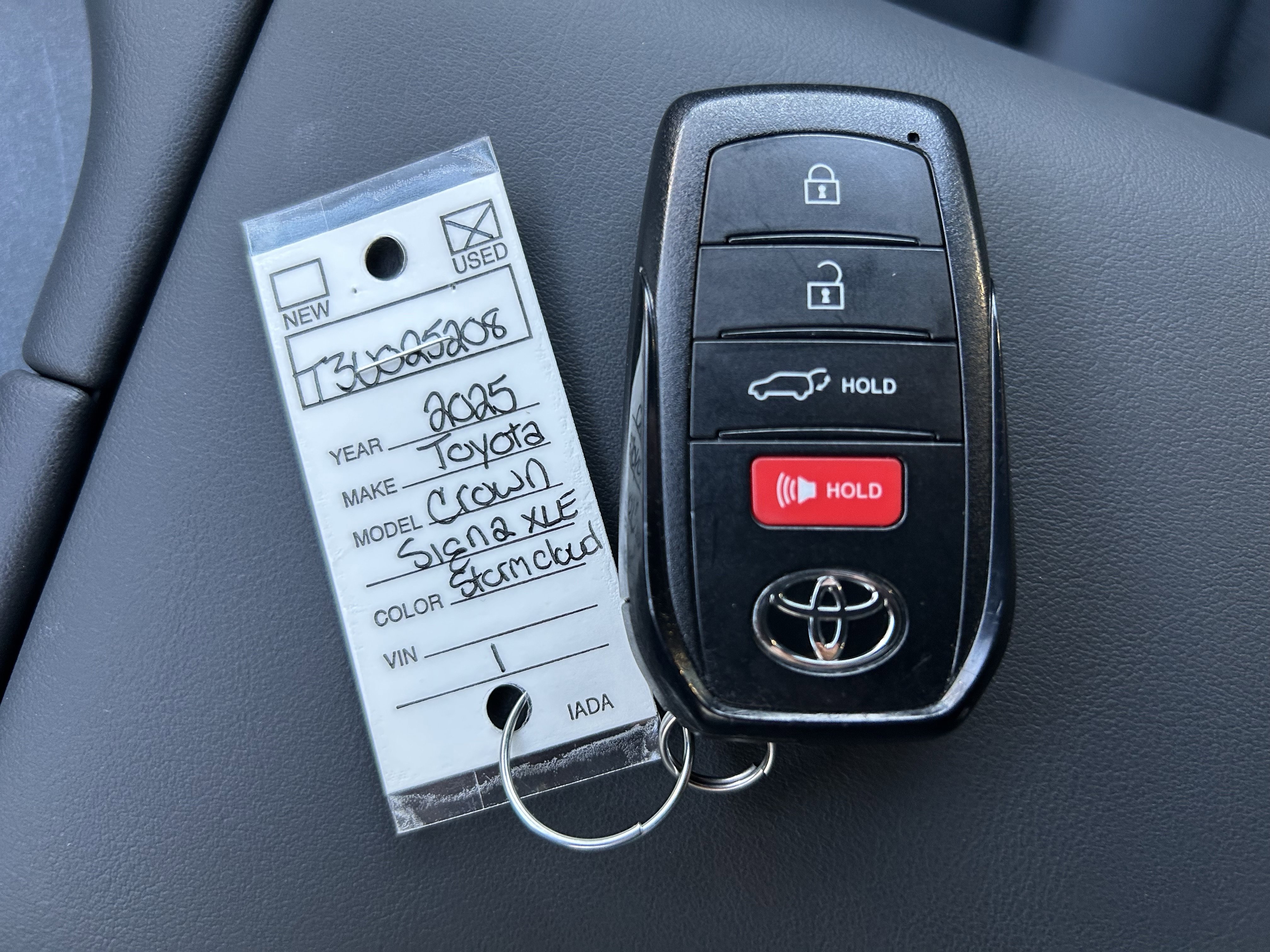 Certified 2025 Toyota Crown Signia AWD/4WD image 38