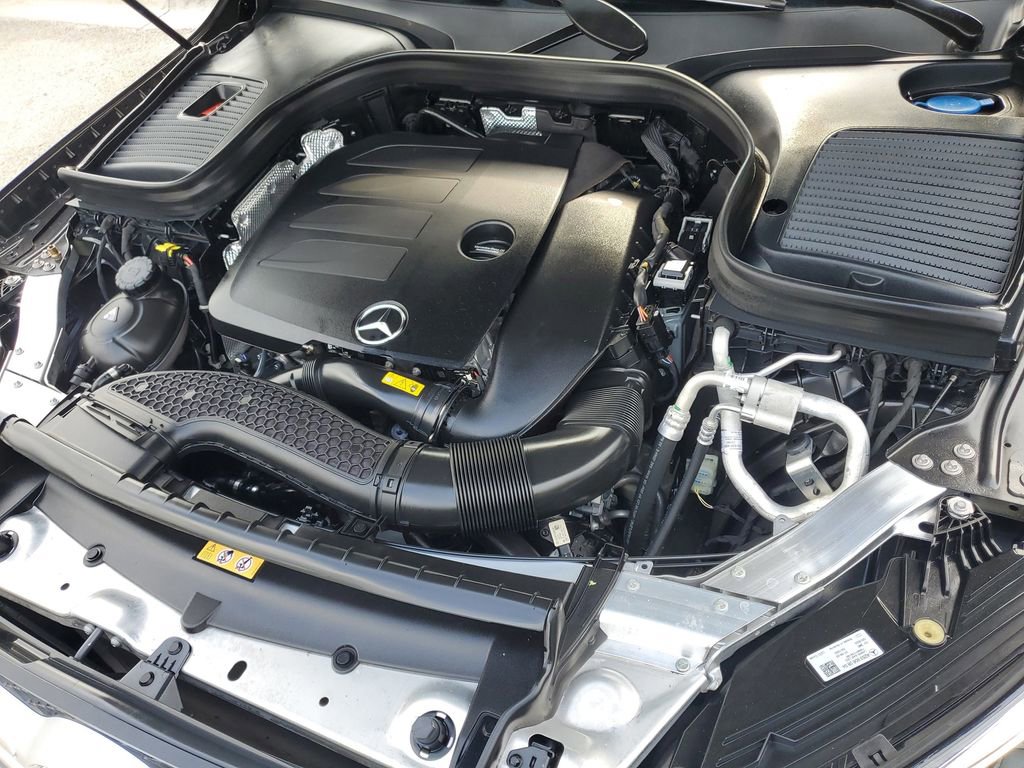 Used 2022 Mercedes-Benz GLC 300 w/ Premium Package Lite image 8