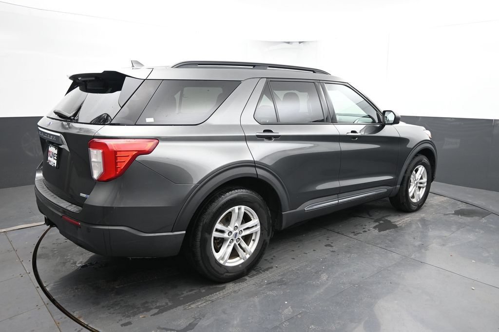 Used 2020 Ford Explorer XLT w/ Comfort Package AWD/4WD image 11