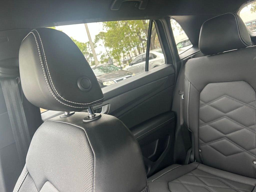 Certified 2024 Volkswagen Atlas Cross Sport SE image 12