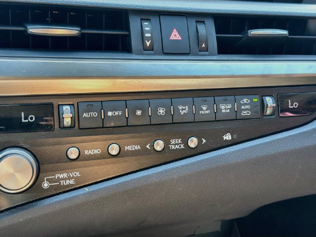 Used 2021 Lexus ES 350 w/ Accessory Package FWD image 31