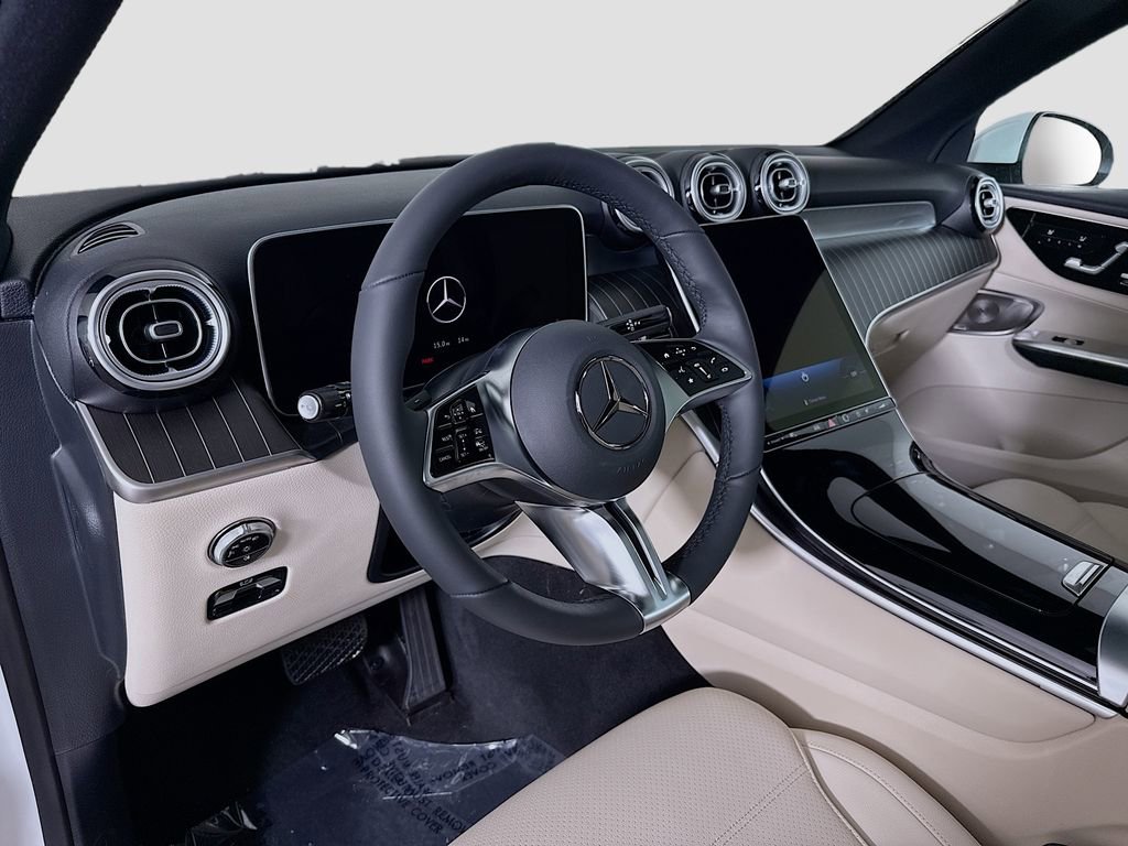 Used 2026 Mercedes-Benz GLC 300 4MATIC image 9