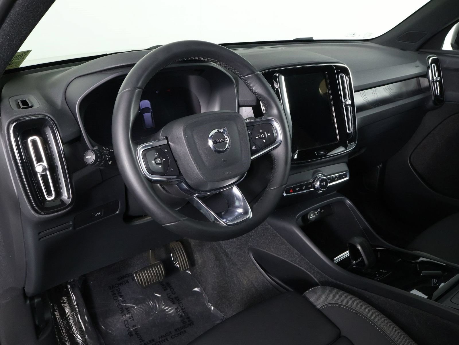 Used 2023 Volvo XC40 Recharge Core AWD/4WD image 14