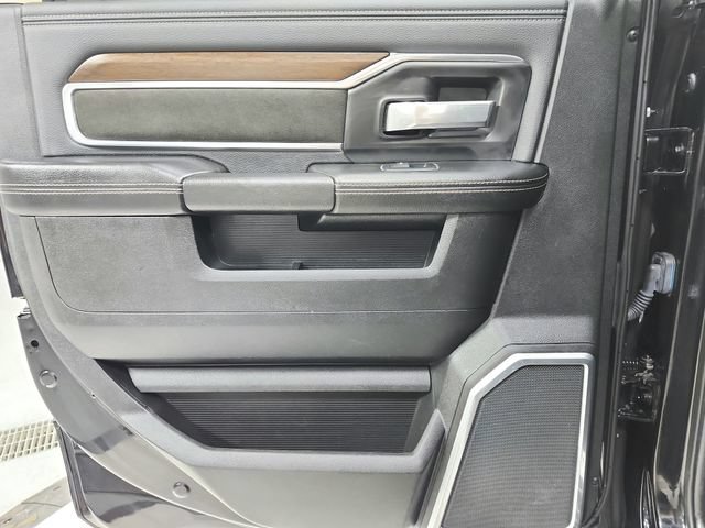 Used 2022 RAM 3500 Laramie AWD/4WD image 38