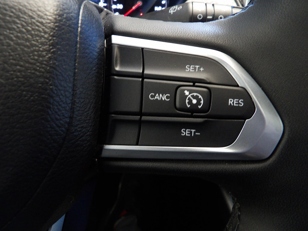 Used 2024 Jeep Compass Latitude w/ Sun and Sound Group AWD/4WD image 31