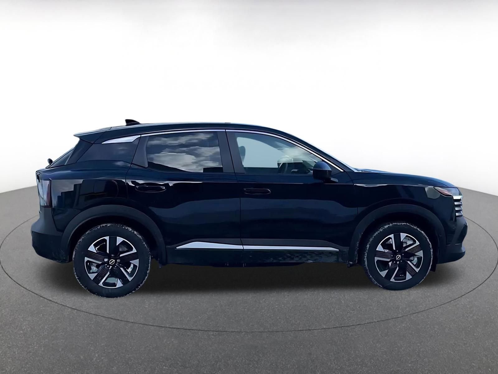 Used 2025 Nissan Kicks SV image 15