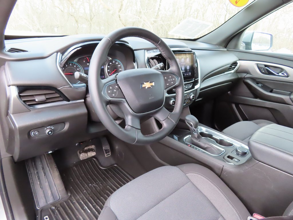 Used 2023 Chevrolet Traverse LT image 4