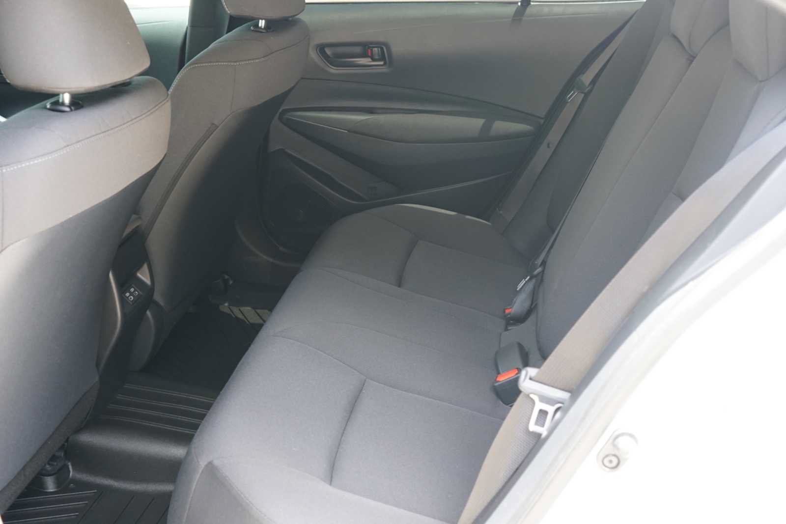 Used 2025 Toyota Corolla LE FWD image 18