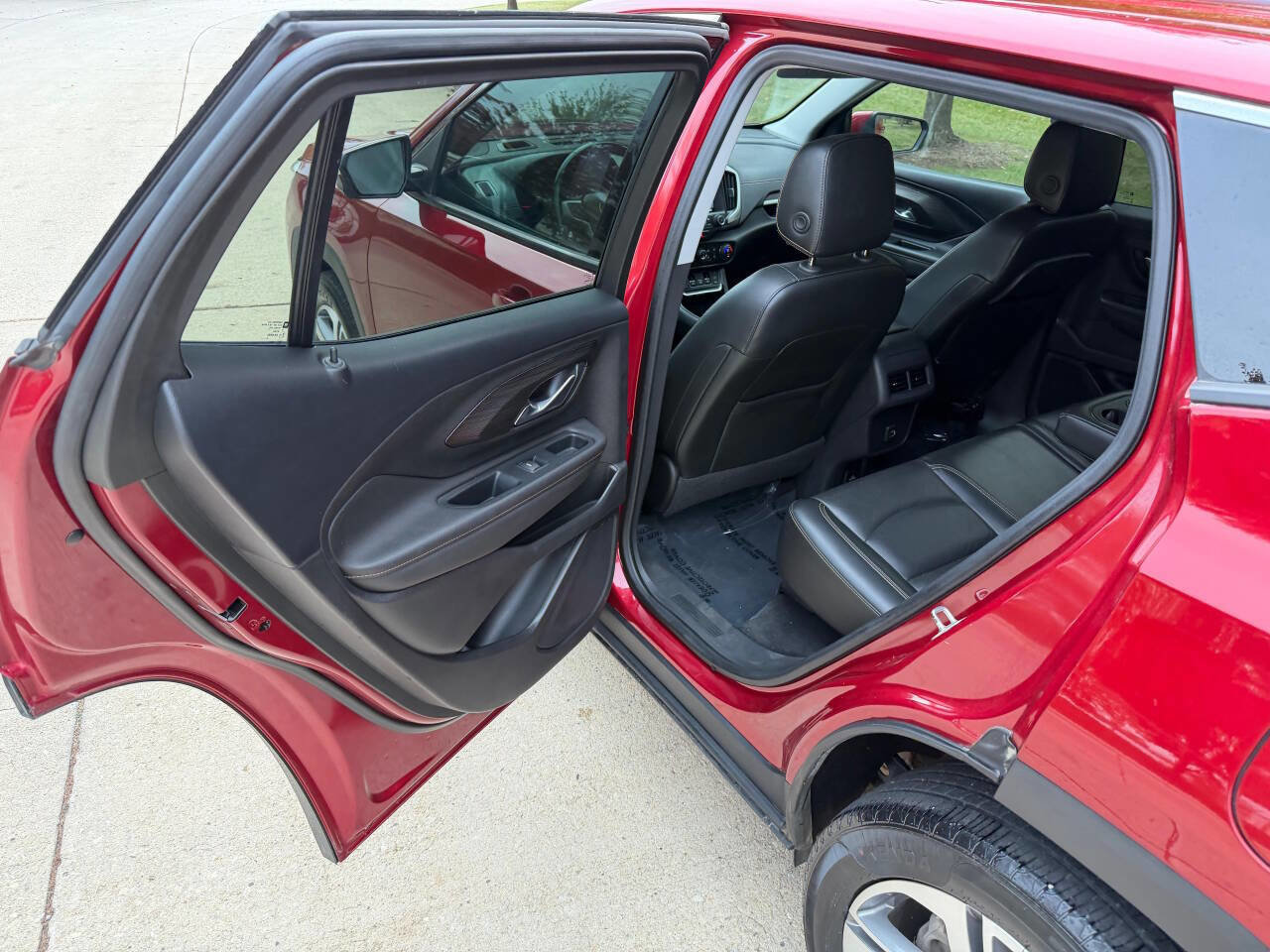 Used 2020 GMC Terrain SLT image 28