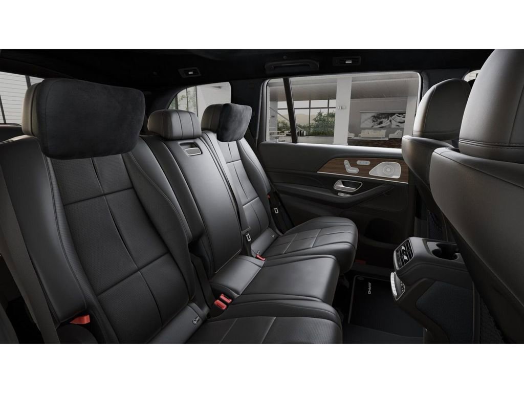 New 2026 Mercedes-Benz GLS 580 4MATIC image 5