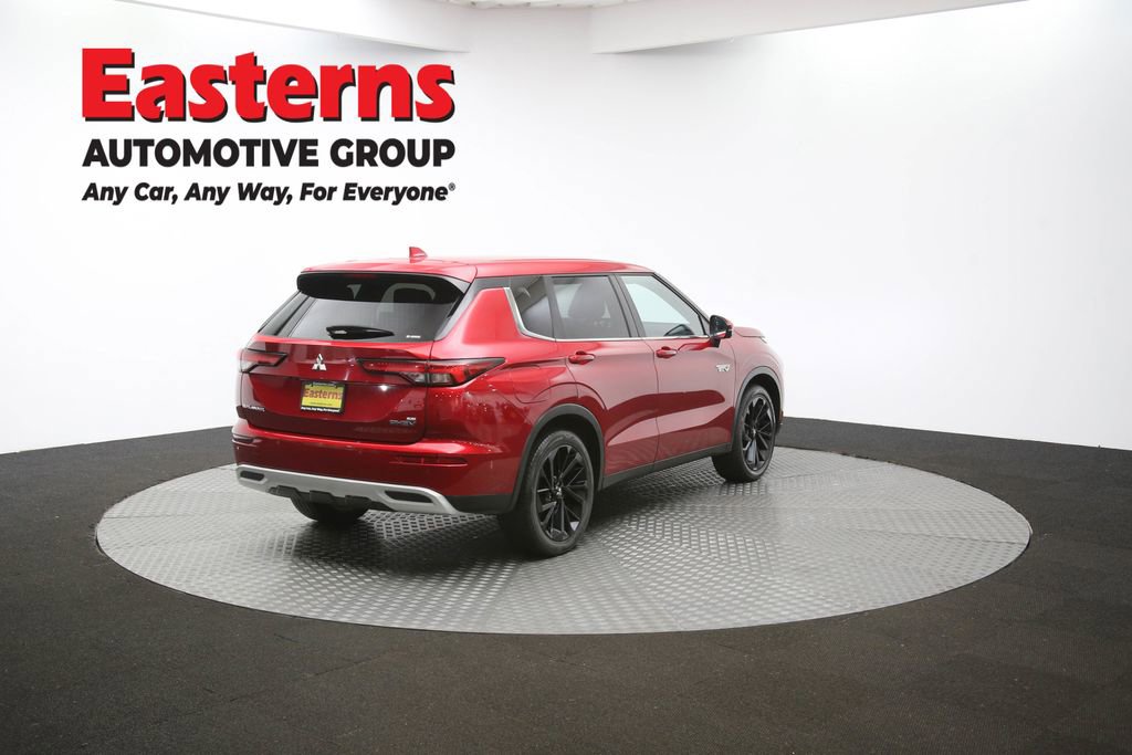 Used 2023 Mitsubishi Outlander SE image 39
