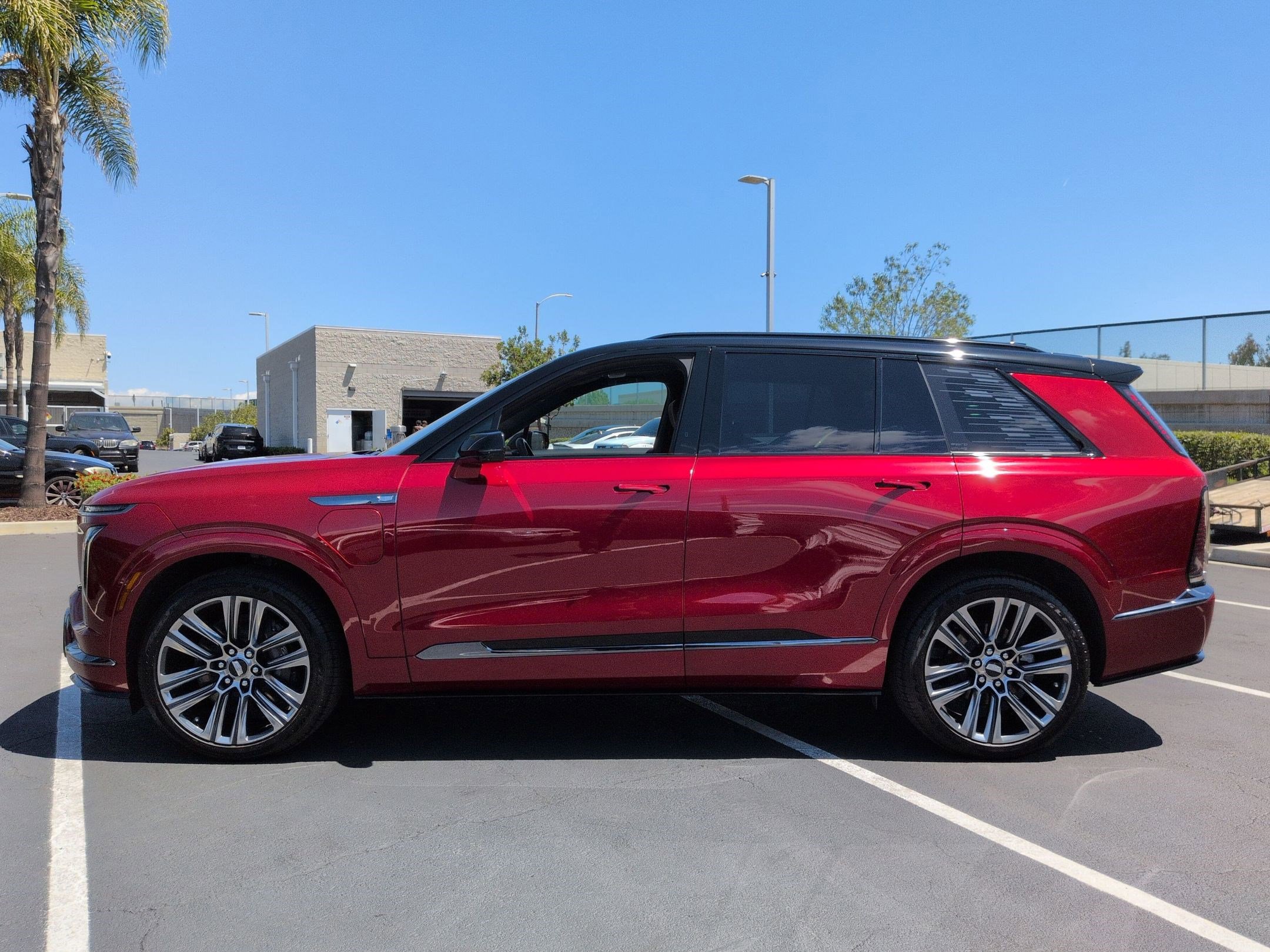 Used 2026 Cadillac Vistiq Platinum AWD/4WD image 7