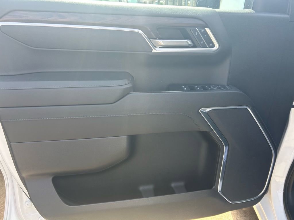 Used 2025 GMC Sierra 1500 SLT AWD/4WD image 9