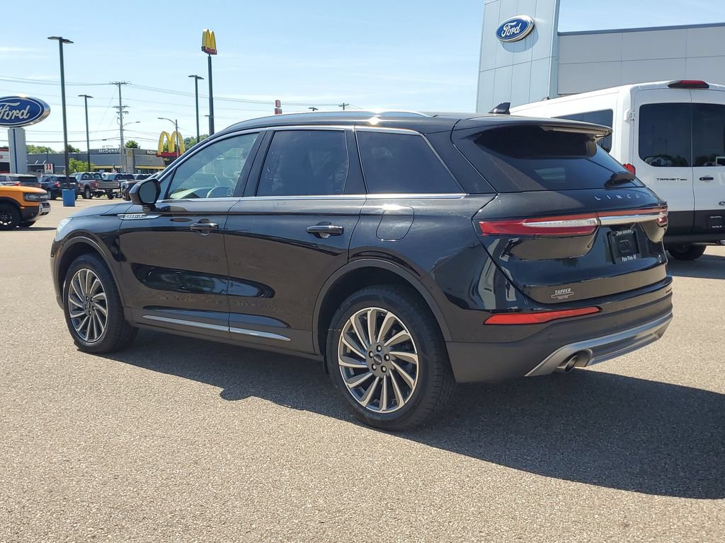 Used 2023 Lincoln Corsair Reserve AWD/4WD image 5