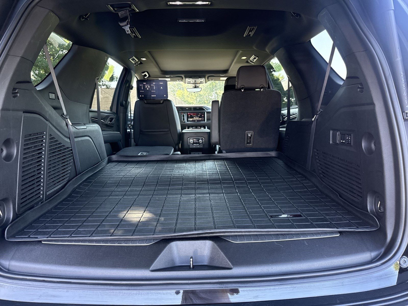 Used 2021 GMC Yukon Denali w/ Denali Premium Package AWD/4WD image 26